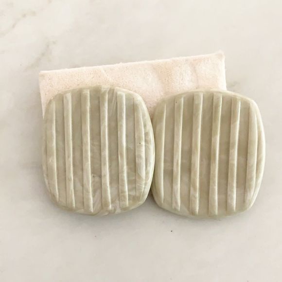 🌈 5/$25 Vintage Coro 1980s large statement earrings - Picture 1 of 2